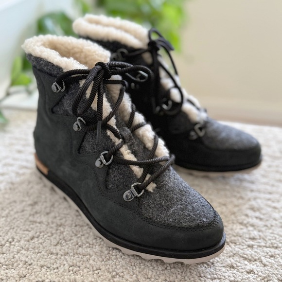 Sorel SNEAKCHIC ALPINE WATERPROOF‎ Boots Felt SHEARLING Lace Up Winter WOMEN 7